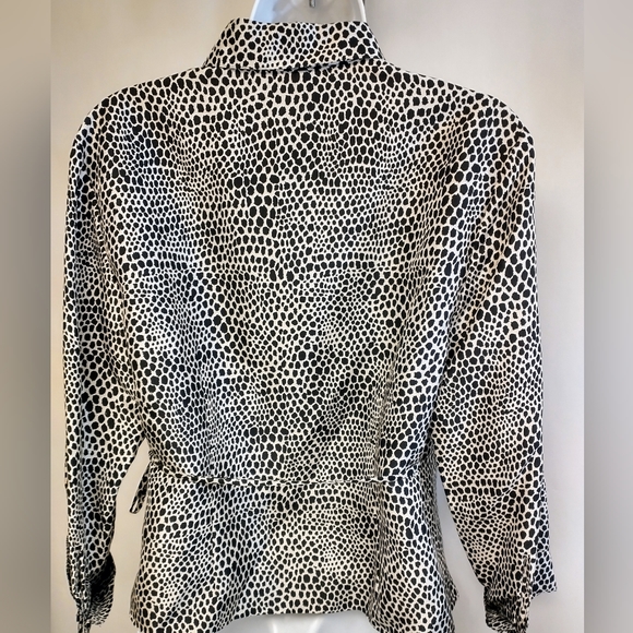 ICE Animal Print 100% Silk Wrap Blouse Size L EC - Picture 2 of 7